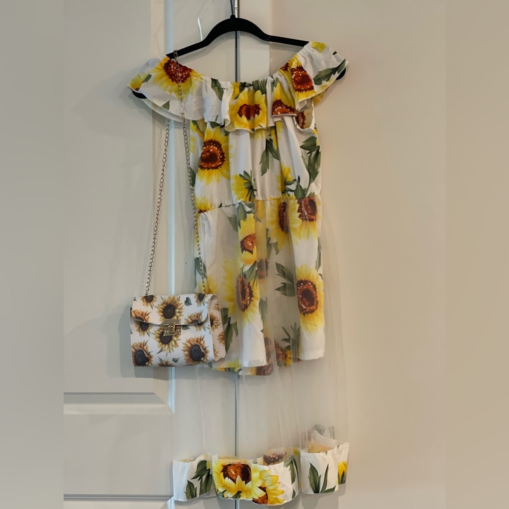 Sunflower dress with matching purse  size 12/13